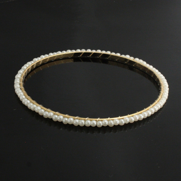 Serena Williams Jewelry - Serena Williams Gold faux Pearl Bangle Bracelet